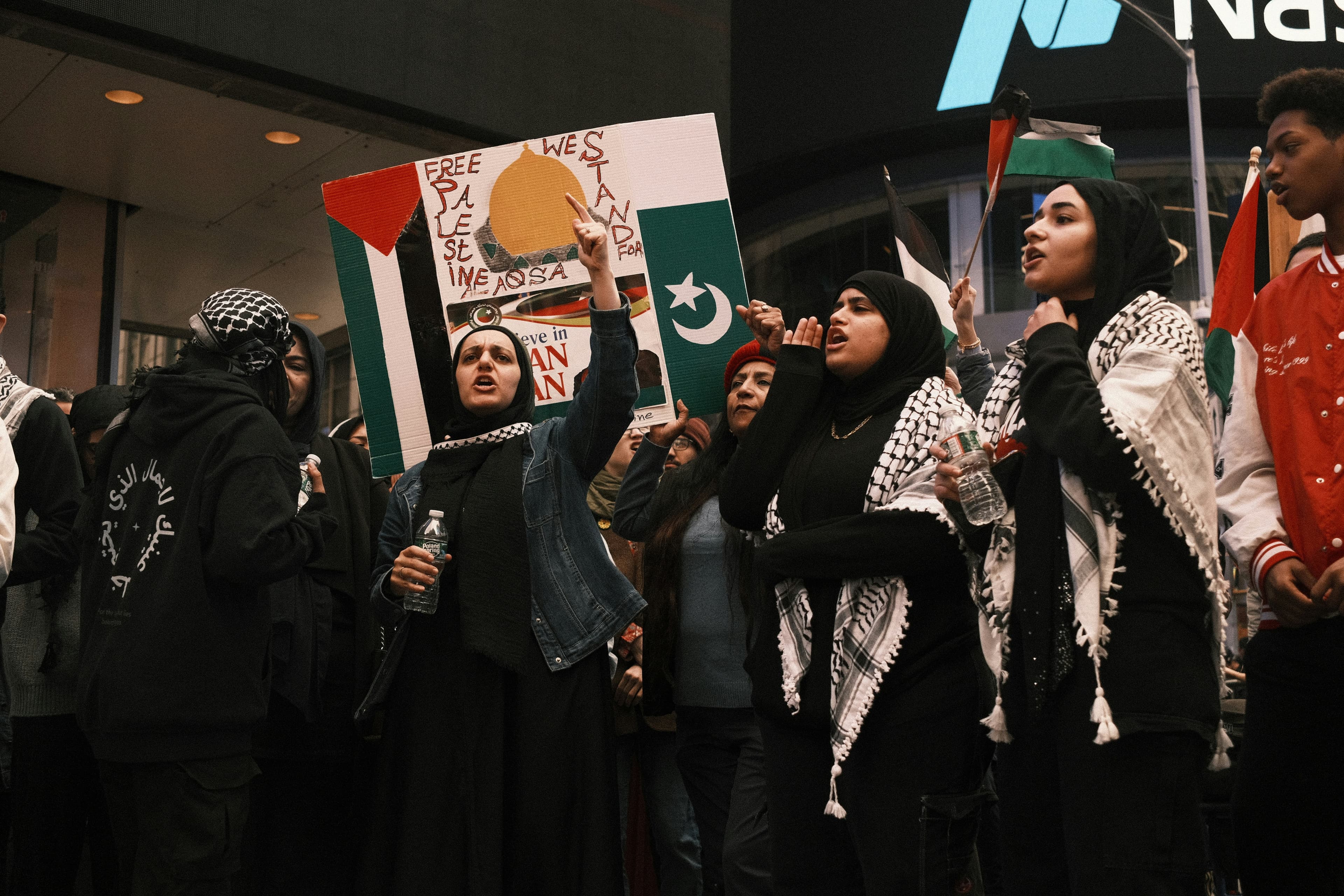 اللاجئون الفلسطينيون 2025